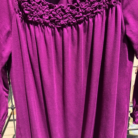 Pretty 3/4 length sleeve top - Picture 3 of 5